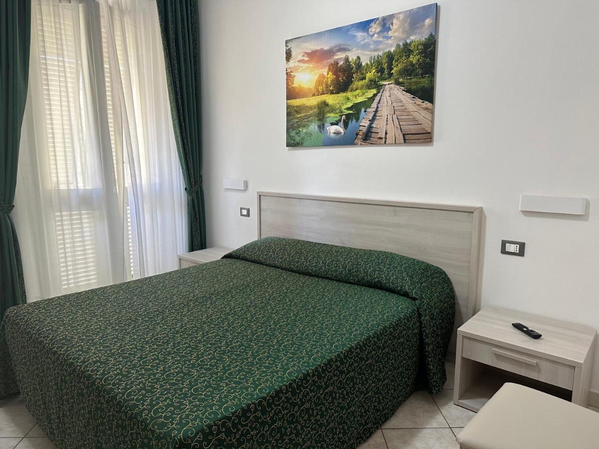 Hotel Barbarossa Порто-Аццурро Екстер'єр фото